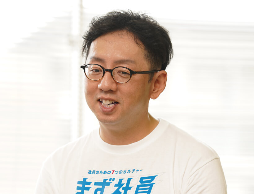 話をする倉田さんのイメージ